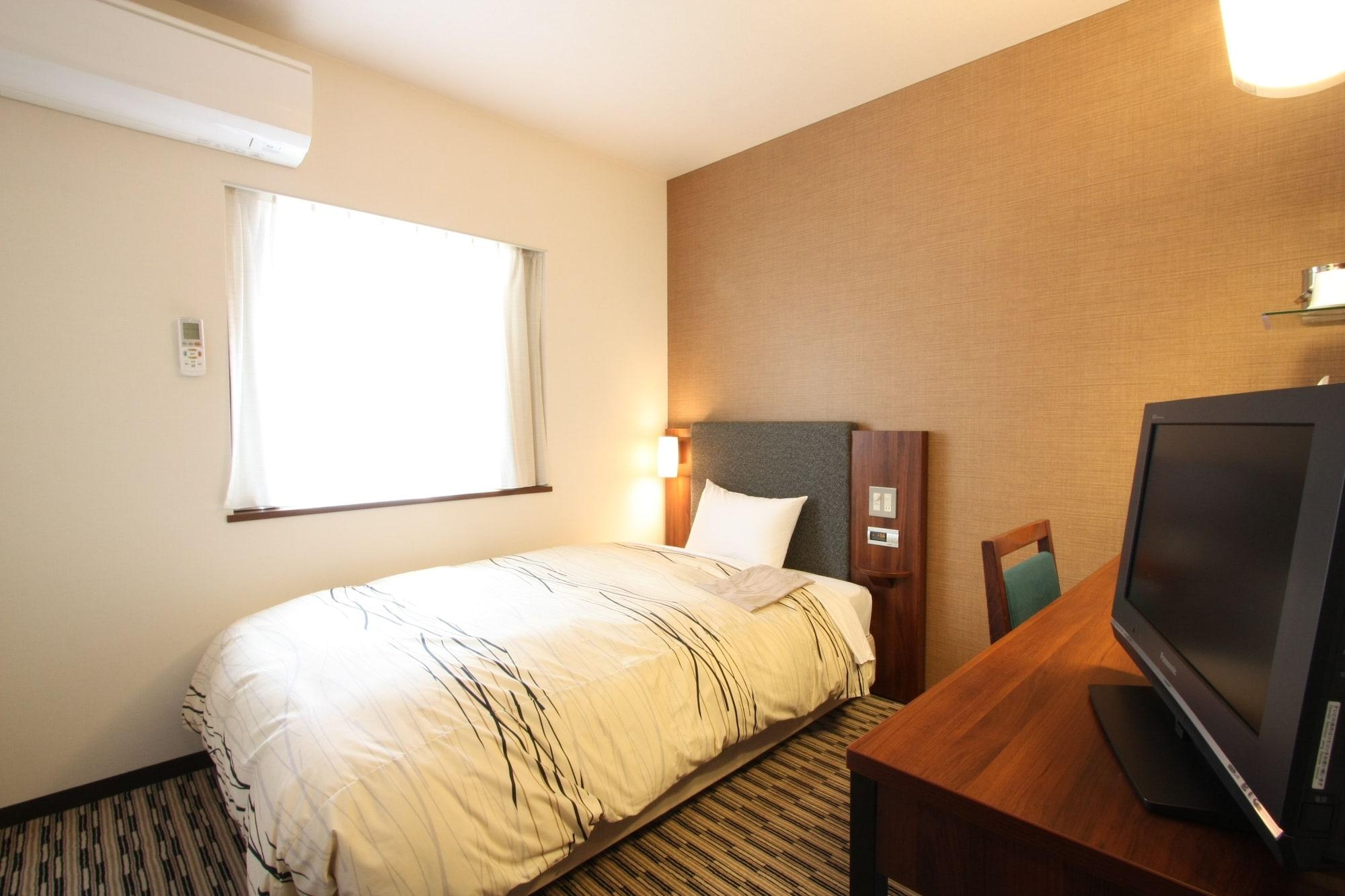 Uozu Manten Hotel Ekimae Екстер'єр фото
