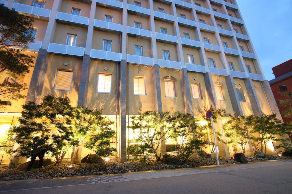Uozu Manten Hotel Ekimae Екстер'єр фото