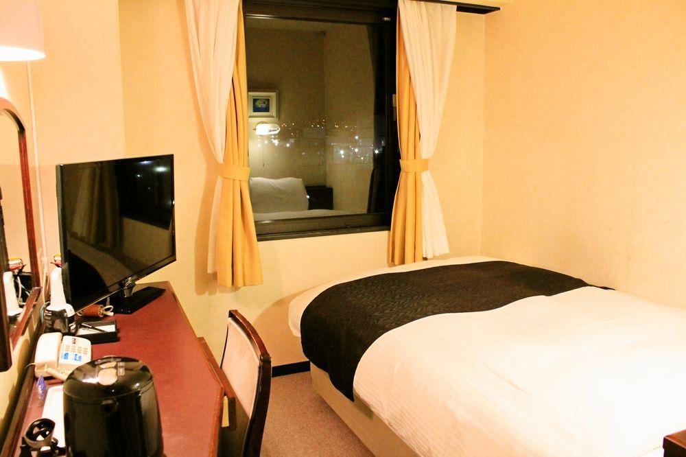 Uozu Manten Hotel Ekimae Екстер'єр фото