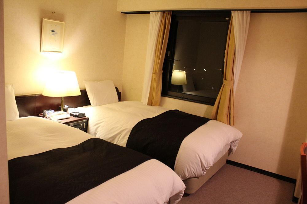 Uozu Manten Hotel Ekimae Екстер'єр фото