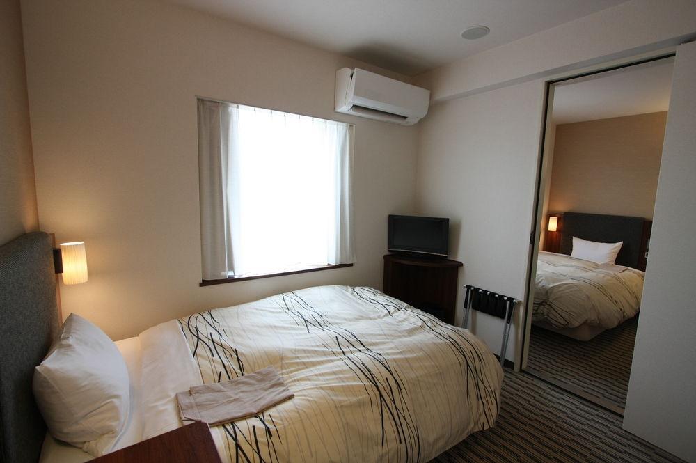 Uozu Manten Hotel Ekimae Екстер'єр фото