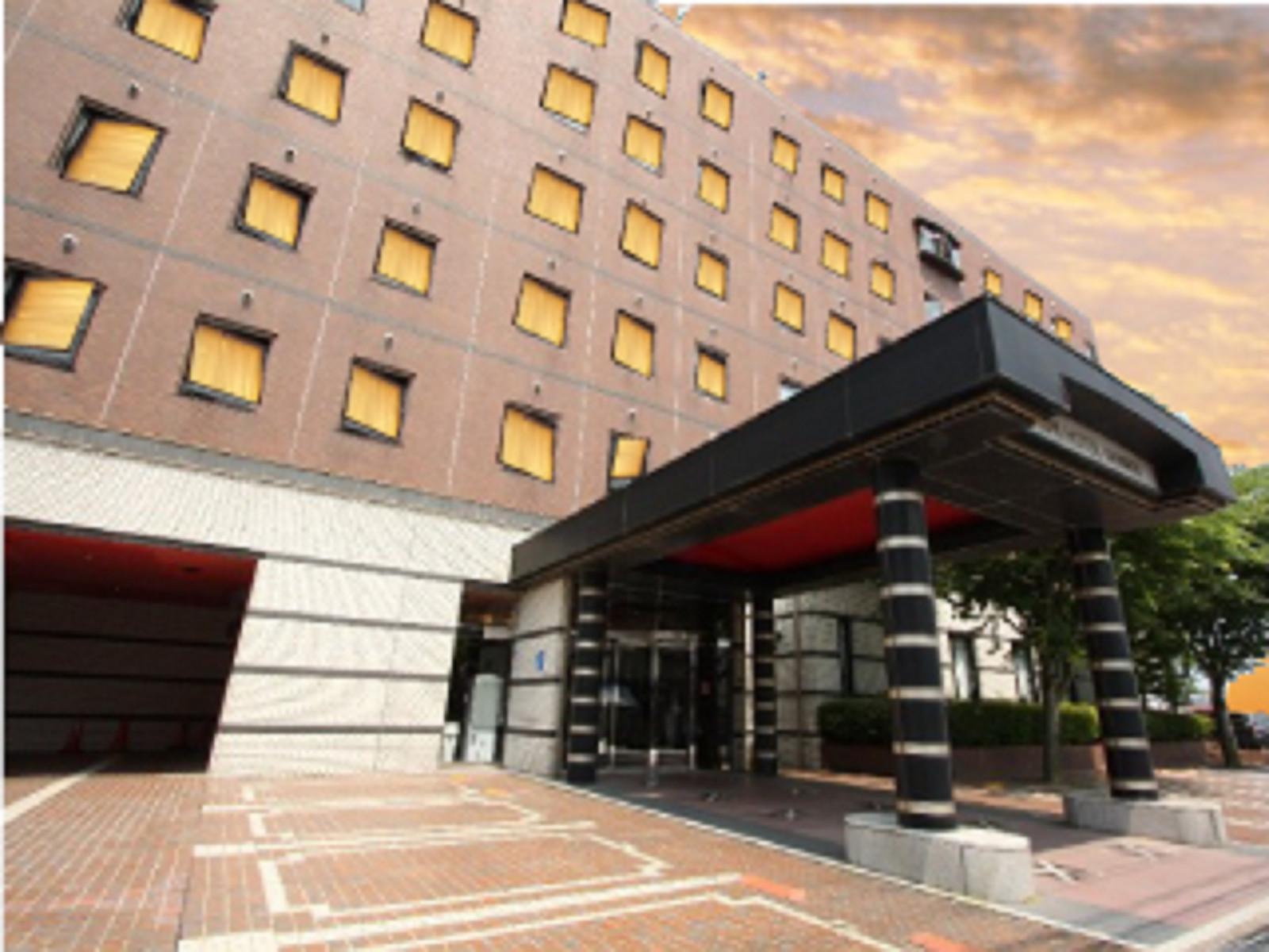 Uozu Manten Hotel Ekimae Екстер'єр фото