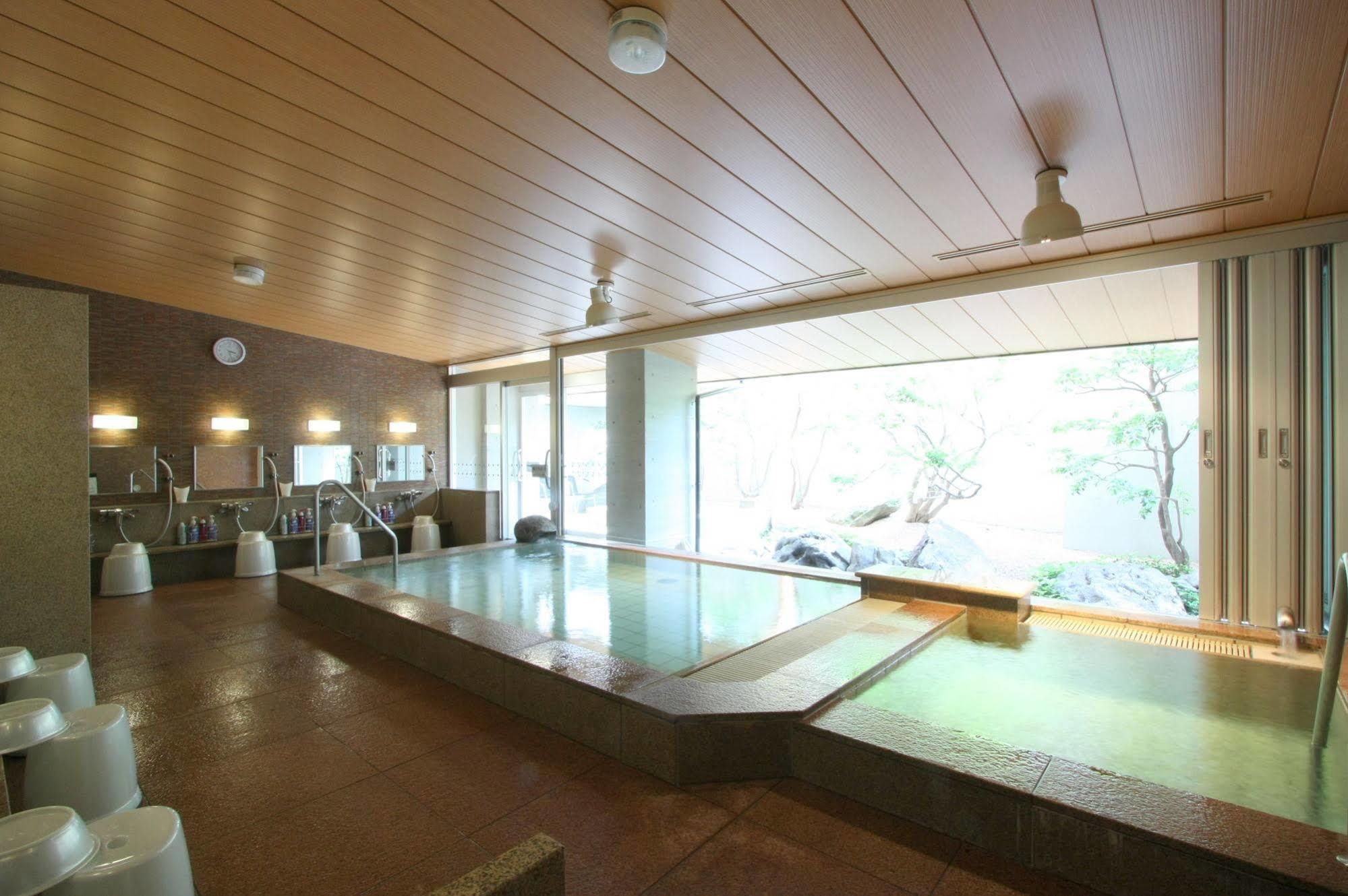 Uozu Manten Hotel Ekimae Екстер'єр фото