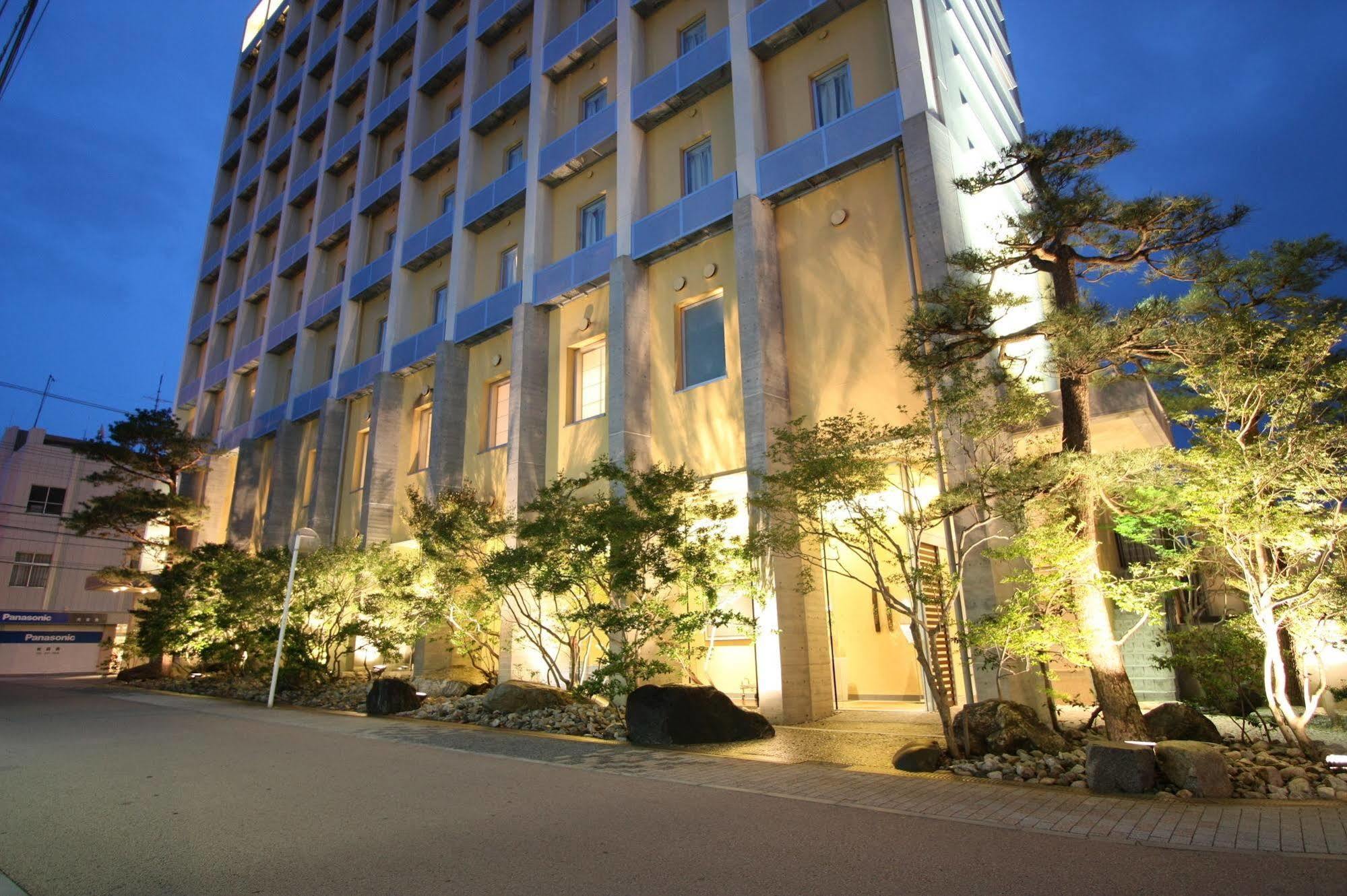 Uozu Manten Hotel Ekimae Екстер'єр фото